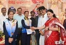 मुख्यमंत्री देवेंद्र फडणवीस यांच्या वाढदिवसानिमित्त गुणवंत विद्यार्थ्यांचा सत्कार